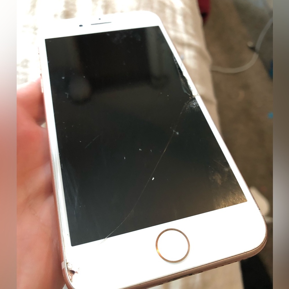 iPhone 8s rose gold (amazing condition)